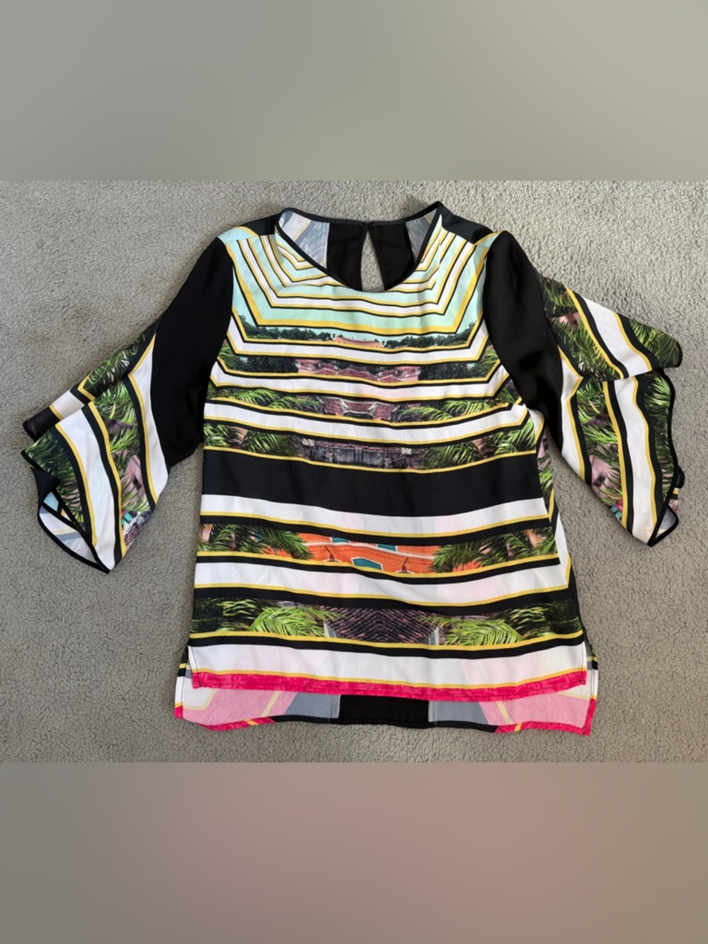 euc Clover Canyon colours Stripes flutter bell sleeves top poly light blouse XS